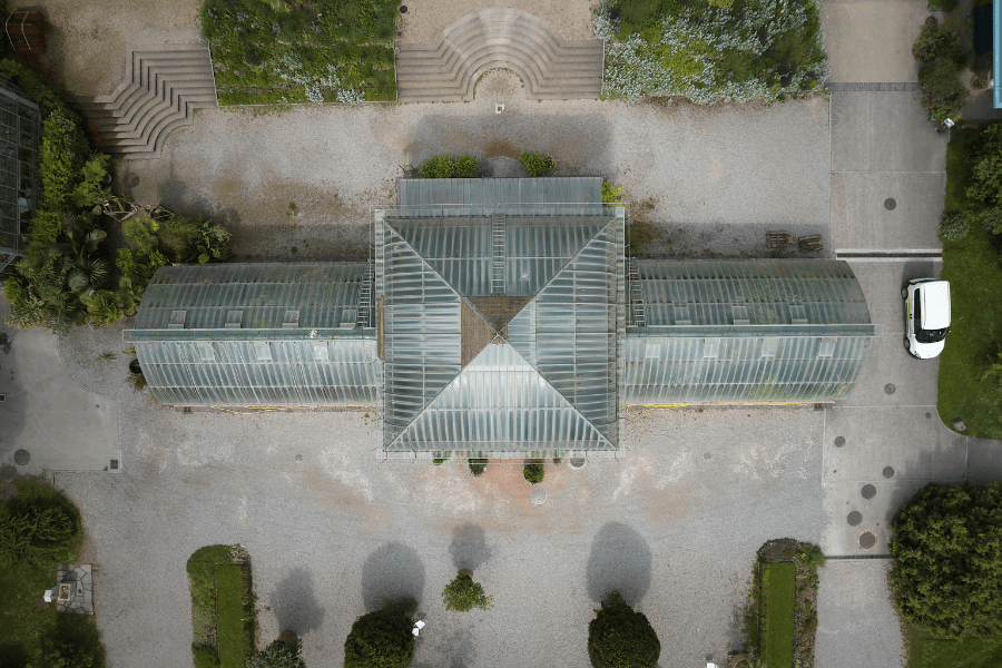 serre du Jardin botanique de Genève vue de drone