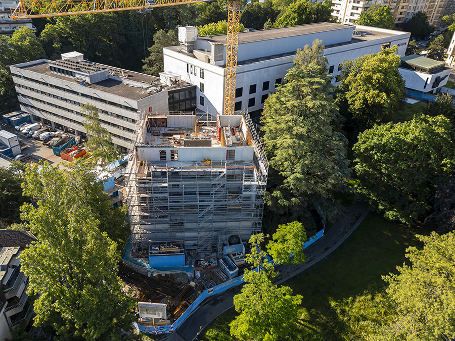 Vue de drone du bâtiment Ambre en construction près du Muséum d'histoire naturelle