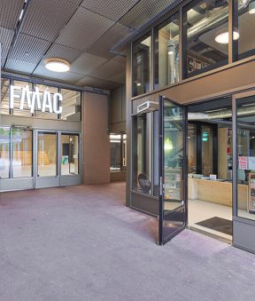 Entrée du FMAC avec porte ouverte