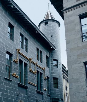 Façade de la Maison Tavel avec sa tourelle