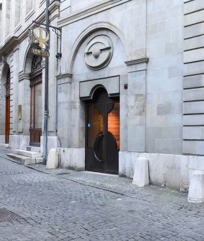 Façade de l'entrée du Musée Barbier-Mueller
